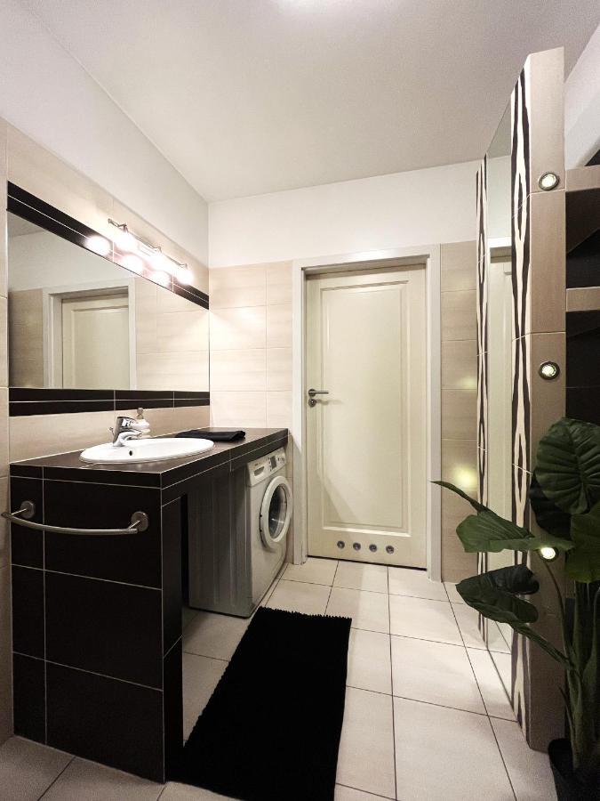 Jagielly Apartment ~ Self Check-In 24H ~ Parking & Lift Wroclaw Exterior photo